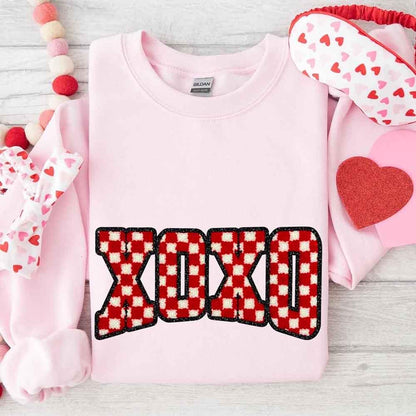 XOXO Checkered Valentine Sweatshirt – Furry Style Printed Sweater
